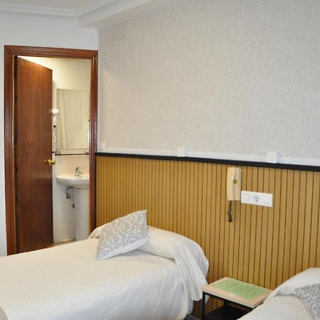Hostal Ramon Y Cajal Valladolid Exteriör bild