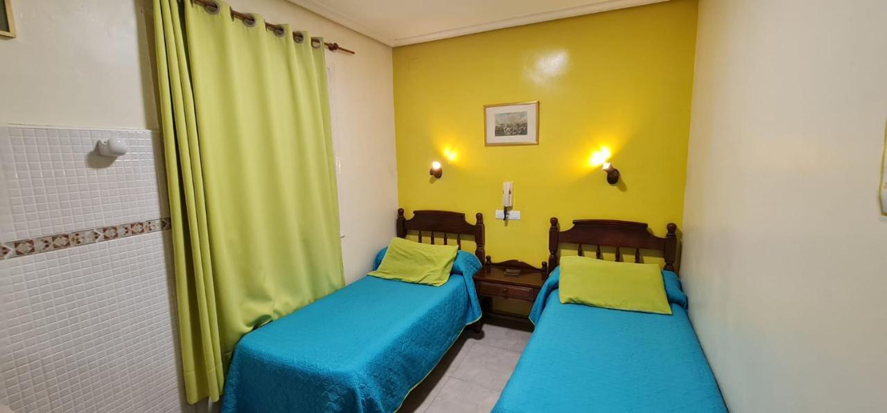 Hostal Ramon Y Cajal Valladolid Exteriör bild