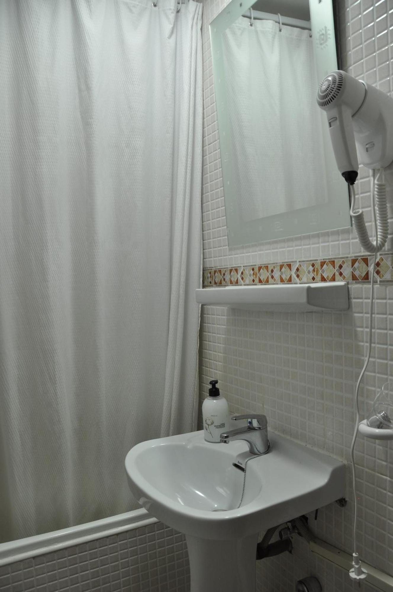 Hostal Ramon Y Cajal Valladolid Exteriör bild