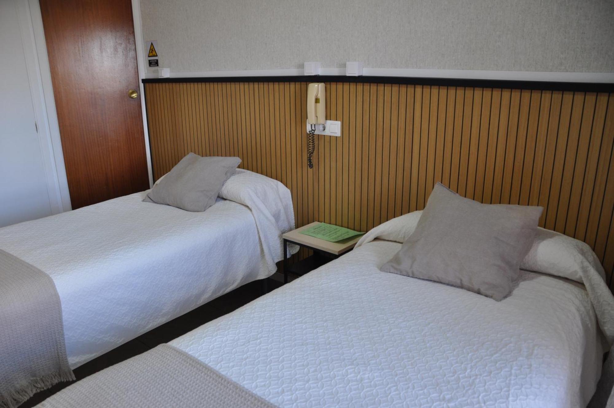 Hostal Ramon Y Cajal Valladolid Exteriör bild