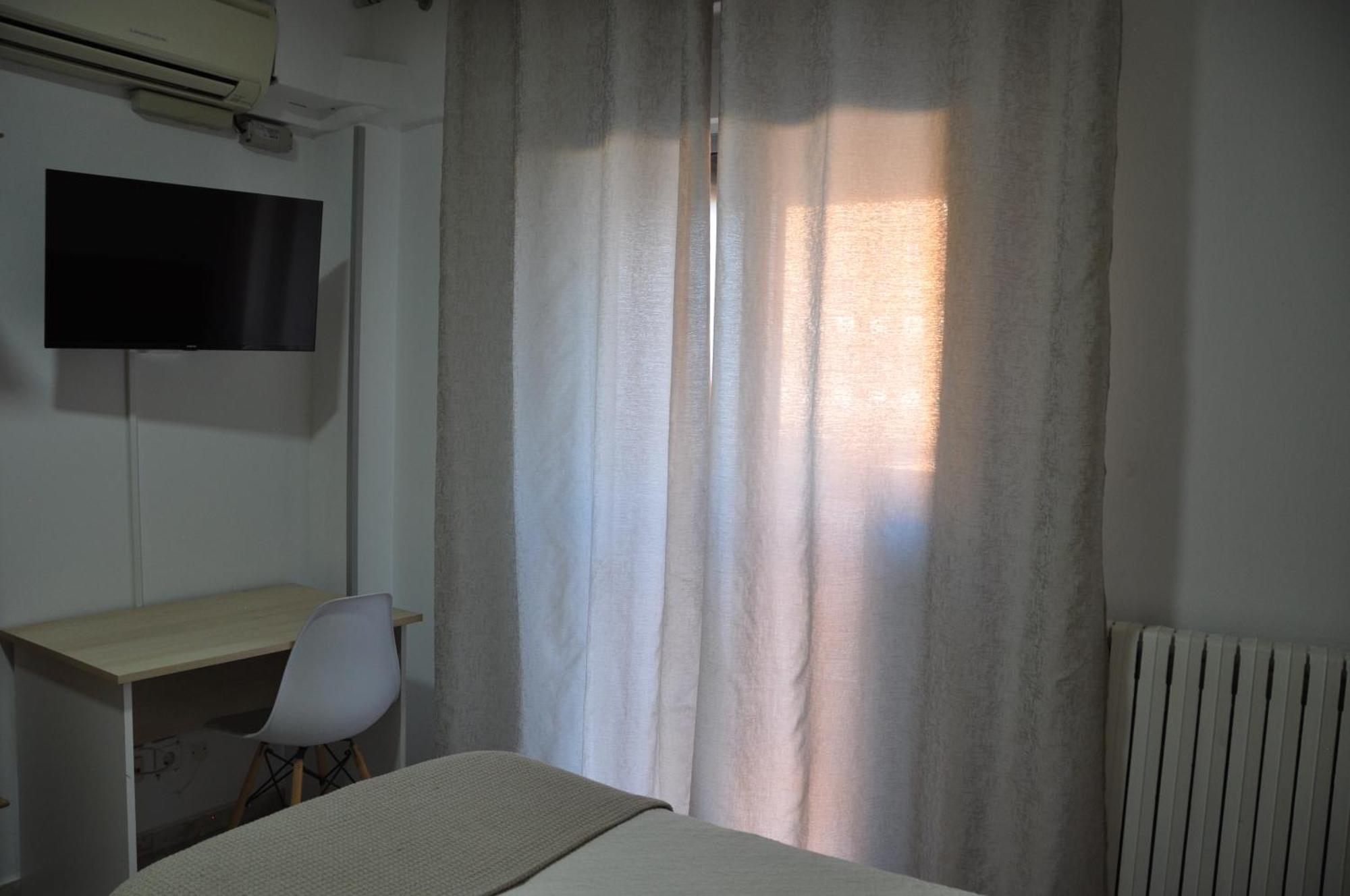 Hostal Ramon Y Cajal Valladolid Exteriör bild
