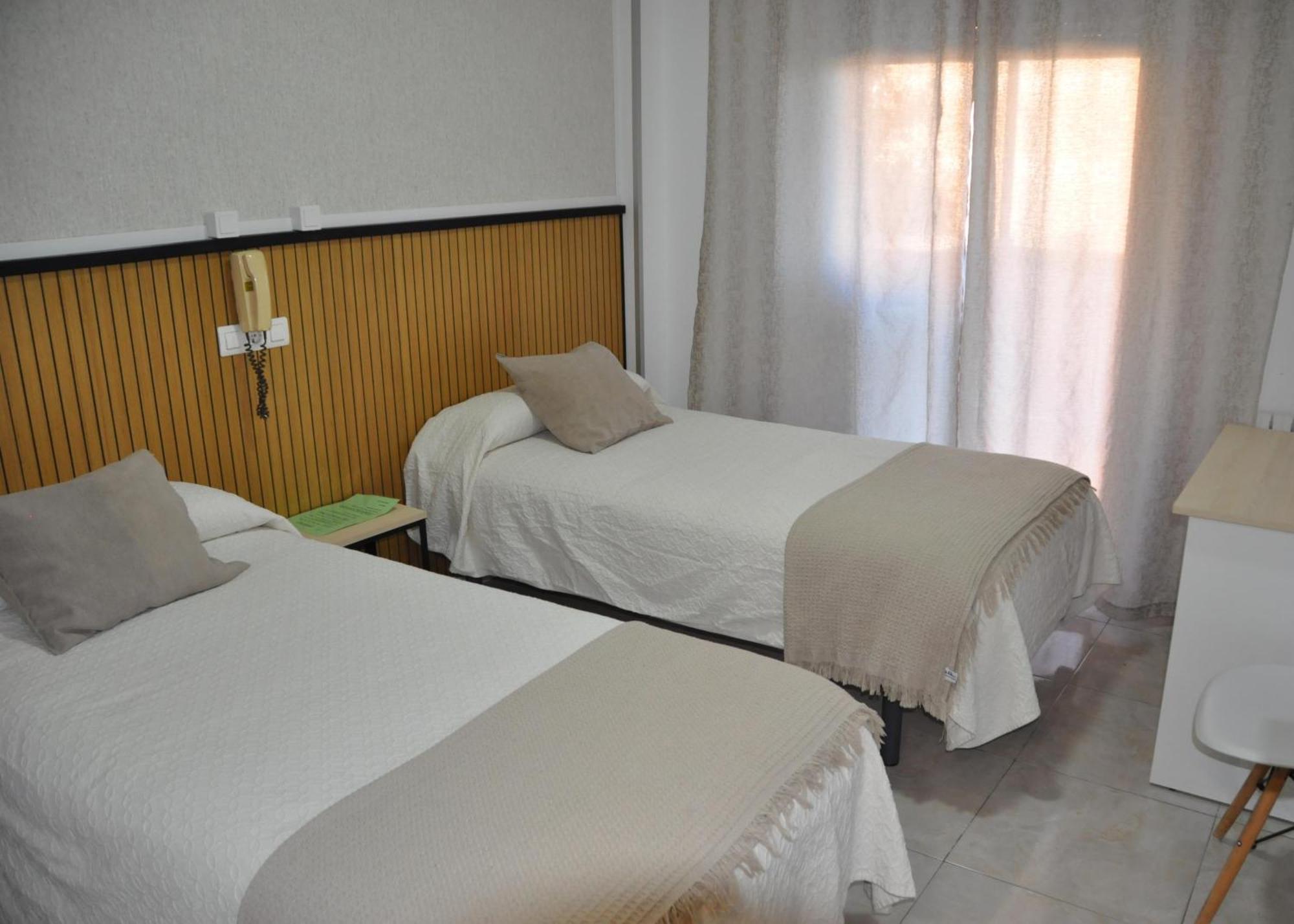 Hostal Ramon Y Cajal Valladolid Exteriör bild