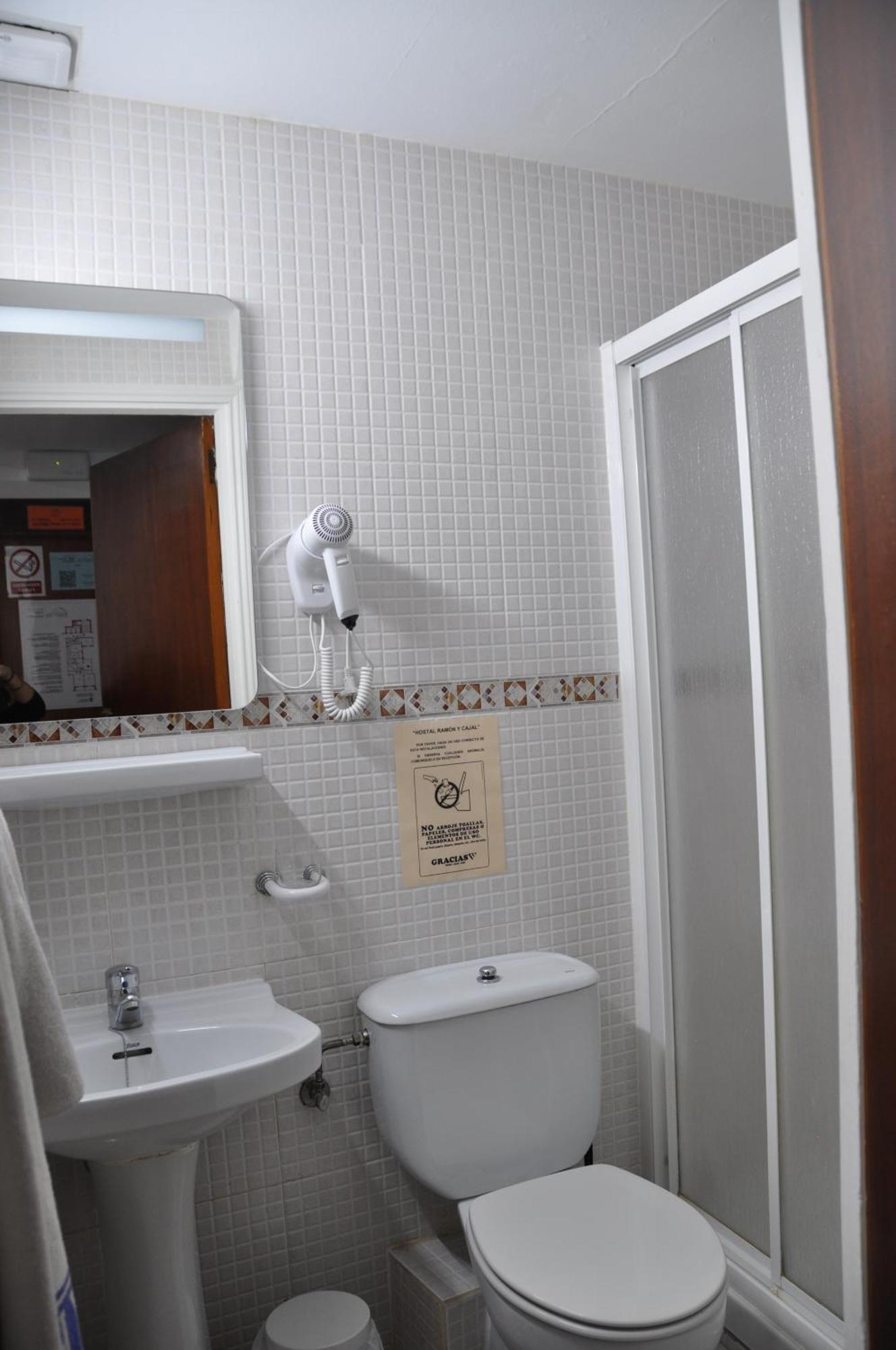 Hostal Ramon Y Cajal Valladolid Exteriör bild