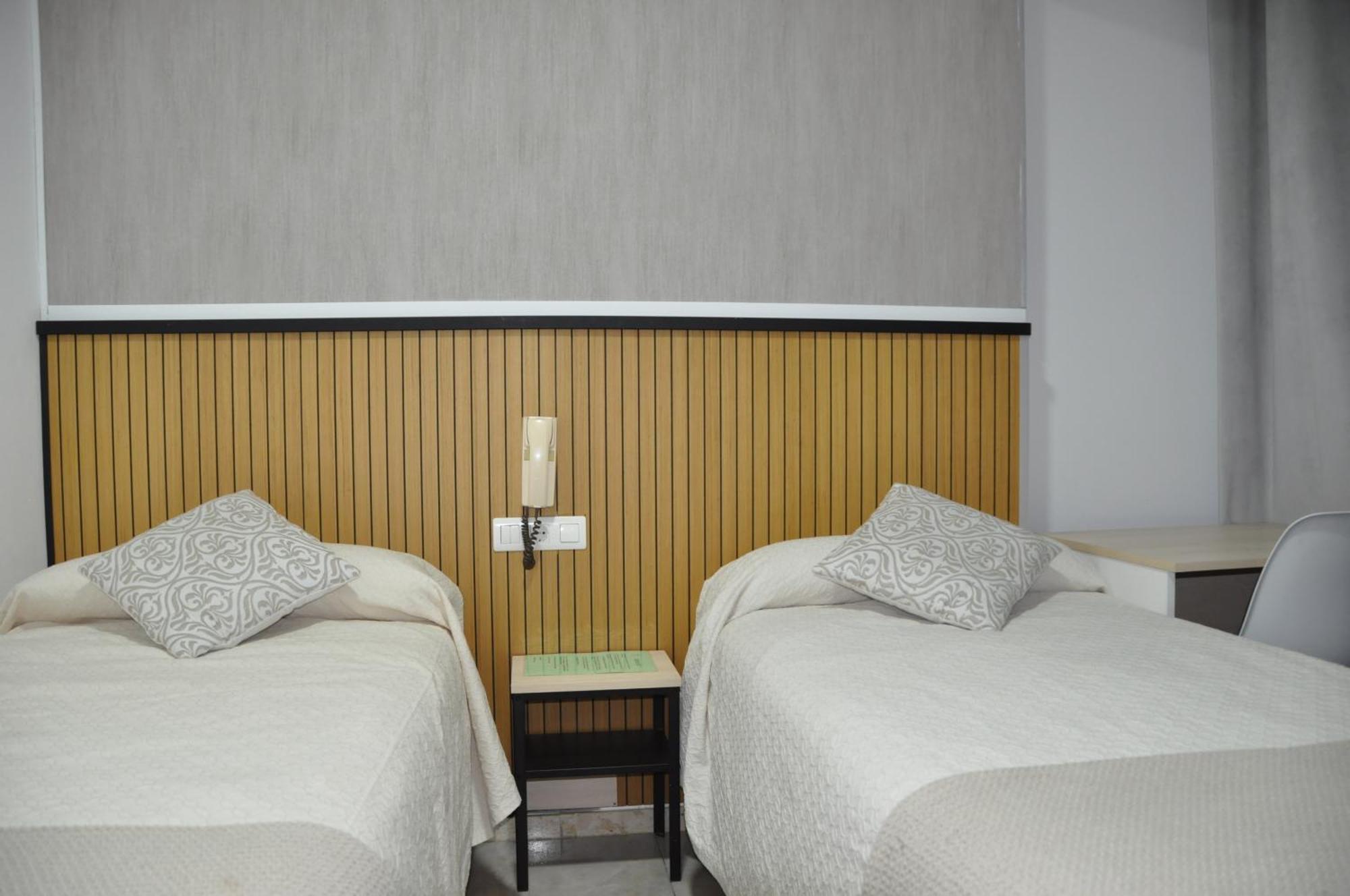 Hostal Ramon Y Cajal Valladolid Exteriör bild