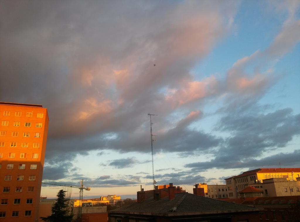 Hostal Ramon Y Cajal Valladolid Exteriör bild